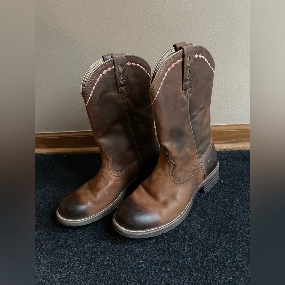 Ariat Women's Unbridled Roper Boot-9.5-B-Distressed Brown